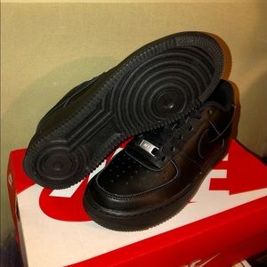 Black Air Force 1’s Womens
